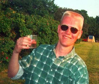 mikael.jpg (23600 bytes)