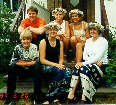 kusiner.jpg (17037 bytes)