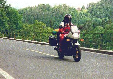 hani-mc.jpg (25778 bytes)